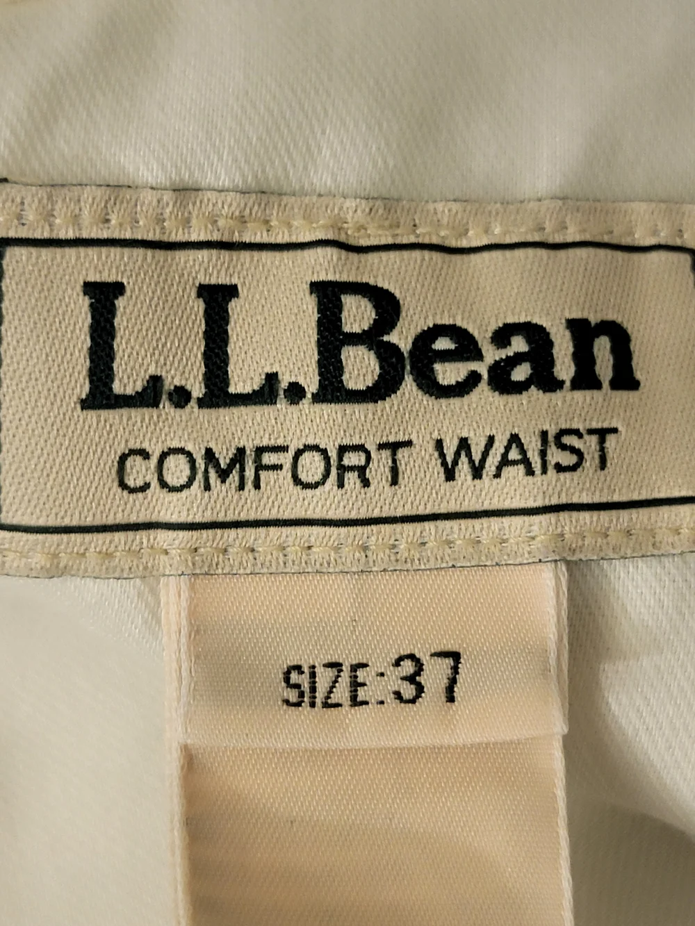 L.L. Bean Comfort Waist Men's Flat-Front Shorts Size 37 - Picture 2 of 9